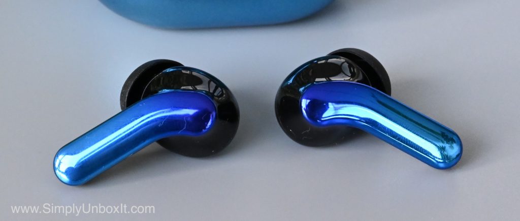 Earpods Close view 2